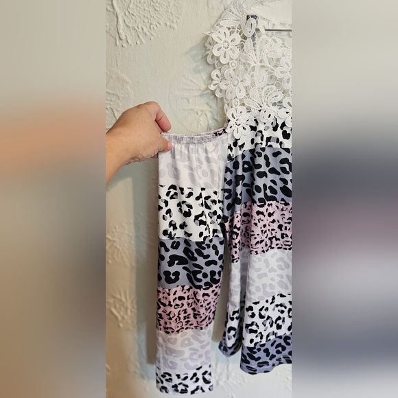 Women's 3X Shein lace cold shoulder long sleeve top - Picture 2 of 4